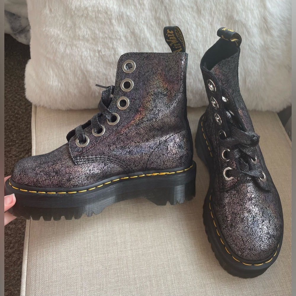 Dr. Martens Molly Platform Suede Speckled Irredescent Boot, Size 7 US L, 38 EU